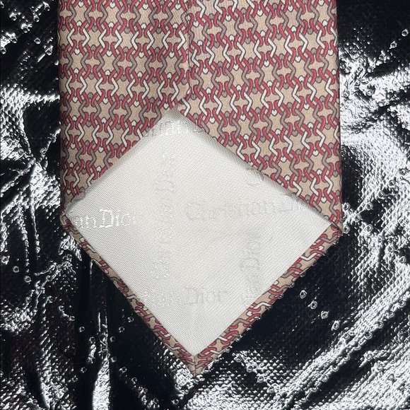 Dior 100% Silk Men's Tie in Red and Gray Geometric Design - Picture 4 of 5